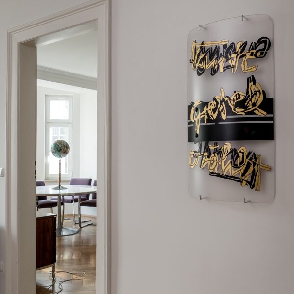 Tante Gretel erzählt, Police Riot shield, 2025, Galerie Boutwell Schabrovsky, München