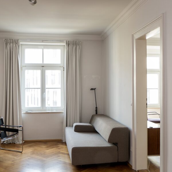 Tante Gretel erzählt, Police Riot shield, 2025, Galerie Boutwell Schabrovsky, München